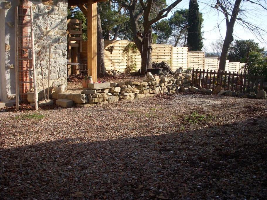 Un Havre De Paix Villa Aigues-Vives  Exterior photo